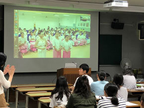 タイのろう学校とスカイプで連携授業を実施