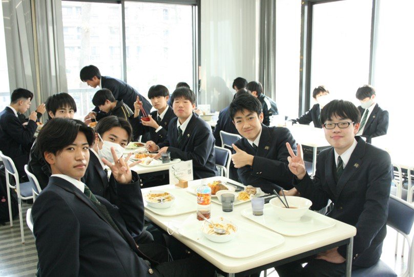 学食での昼食