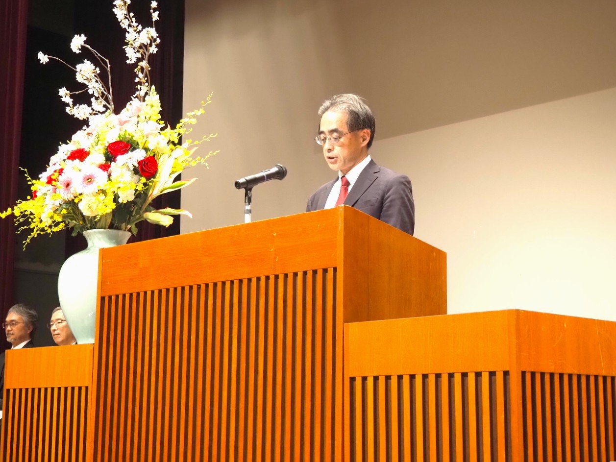 来賓祝辞（厚生労働省 社会・援護局長朝川知昭様）