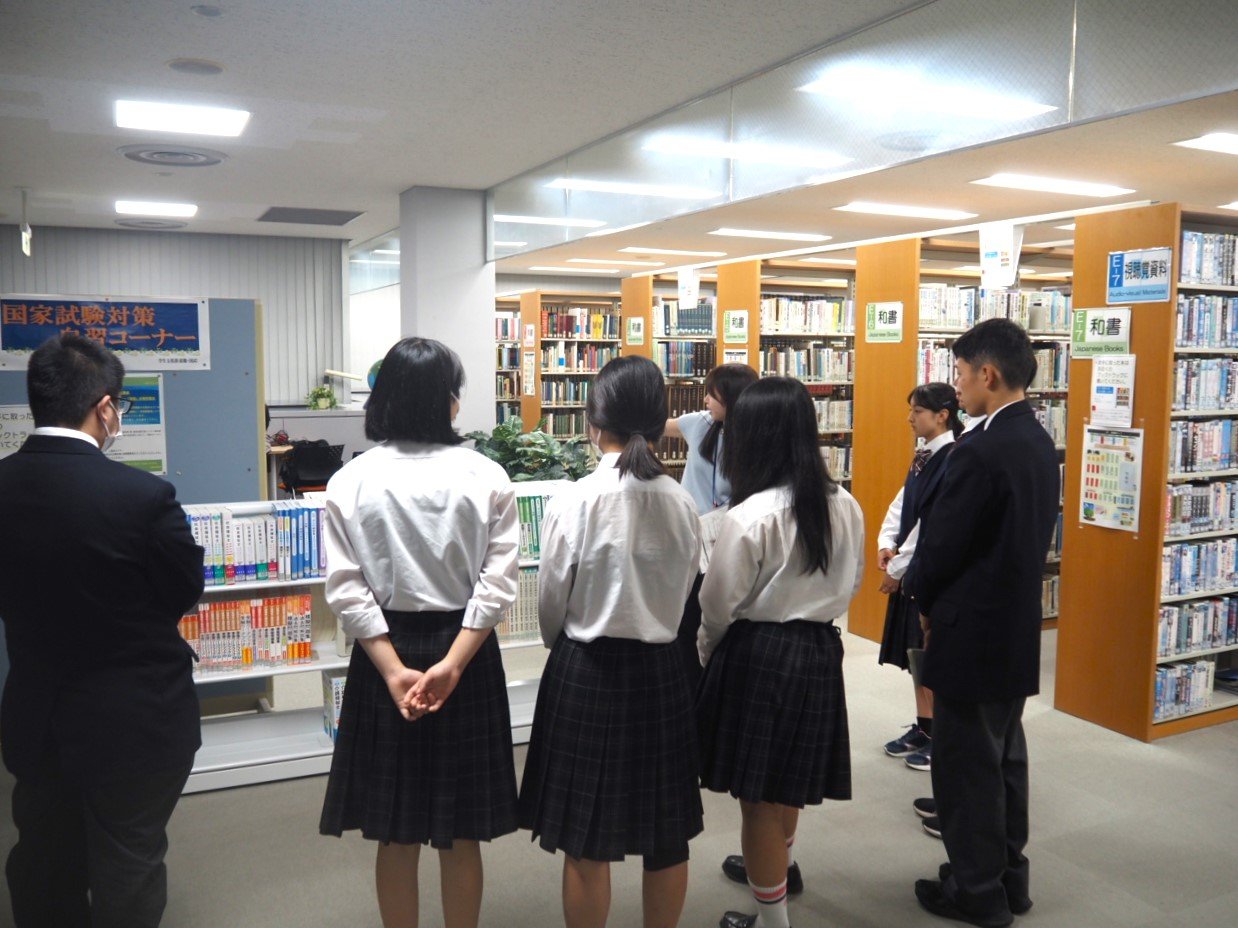 図書館見学