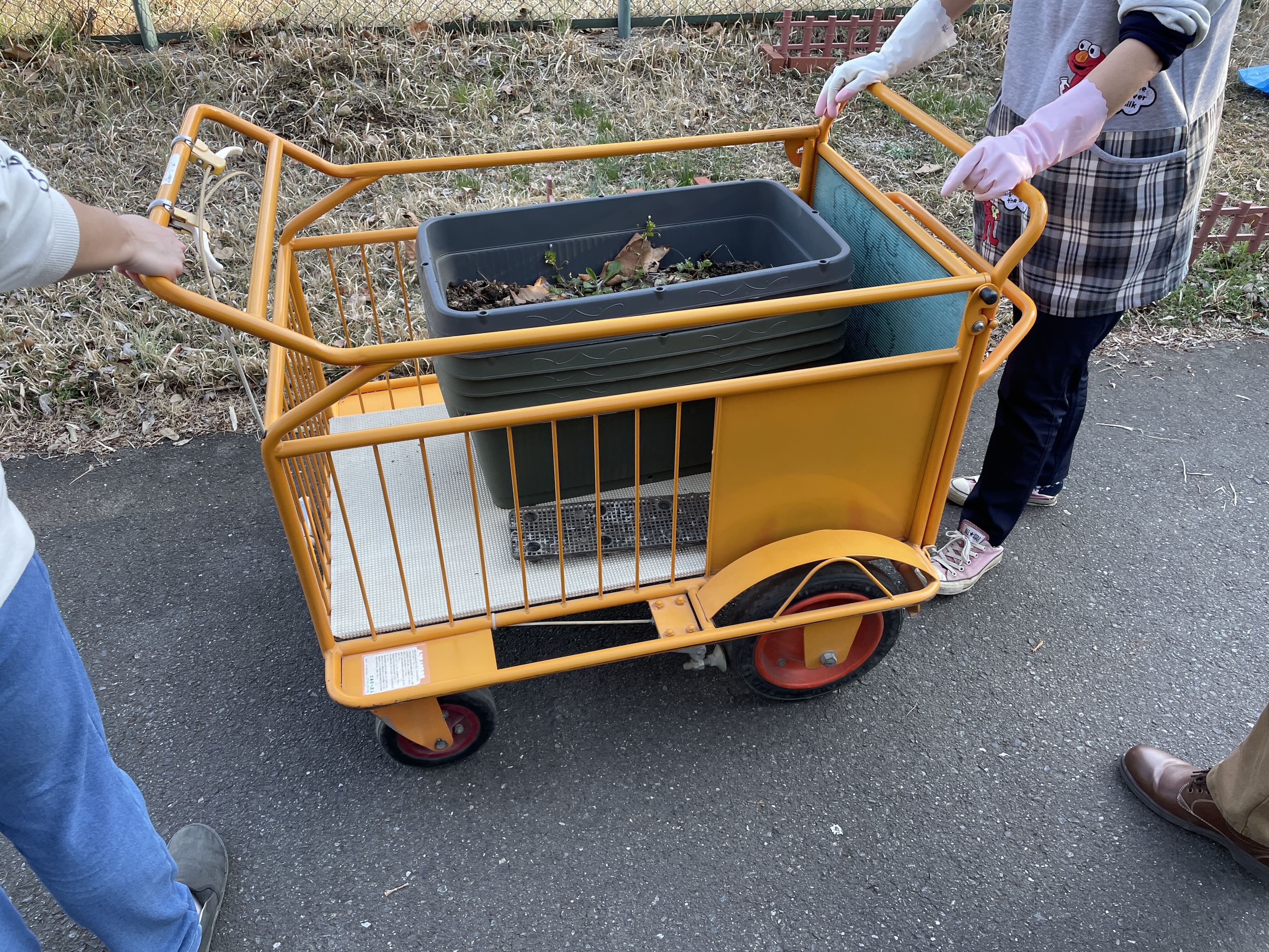 ジャガイモ用プランター受け渡し